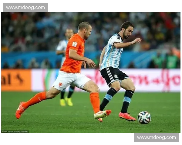 世界杯焦点战荷兰对阵阿根廷 激烈对抗引爆全球关注